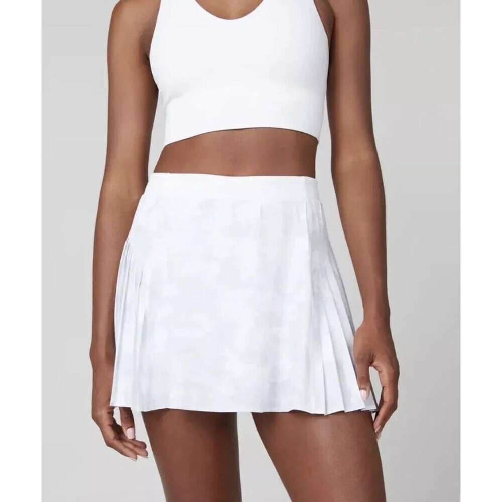 Spanx NWT Size M Women’s Get Moving Pleated Skort Skirt Shorts White Camo 50273R - Picture 4 of 11